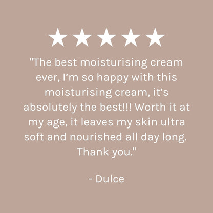 Five-star rating with a positive review of a moisturizing cream on a beige background